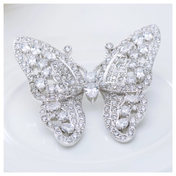 🛍 Swarovski Crystals Pala Silver Butterfly Brooch - Picture 2 of 3